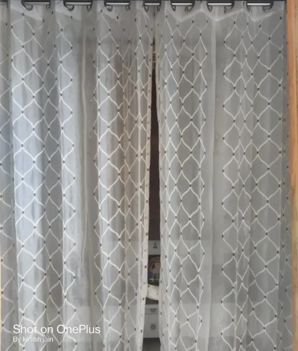 Embroidery tissue curtain