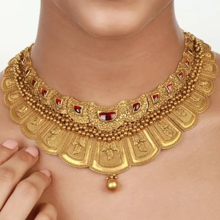 GOLD NECKLACE