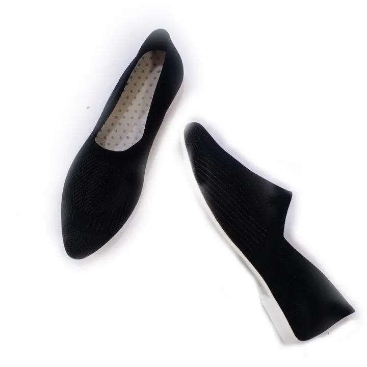 Flat black belly shoes style