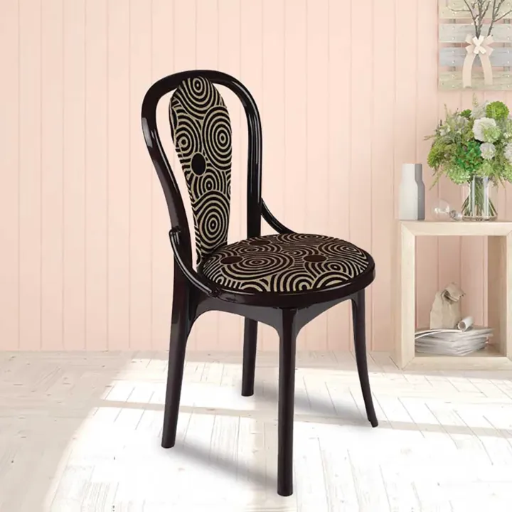 Pearl super chair