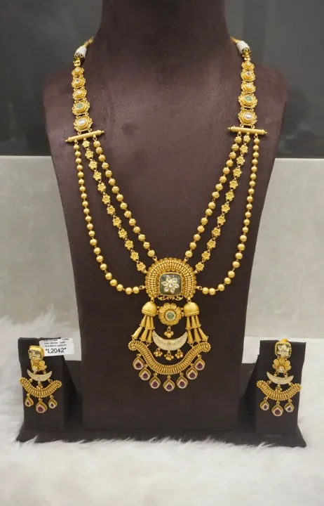 Gold kundan long necklace
