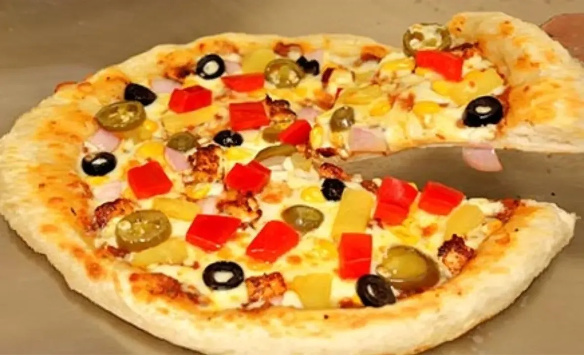 Red Peprika Pizza
