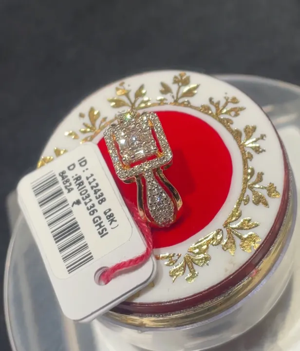 Diamond ladies Ring