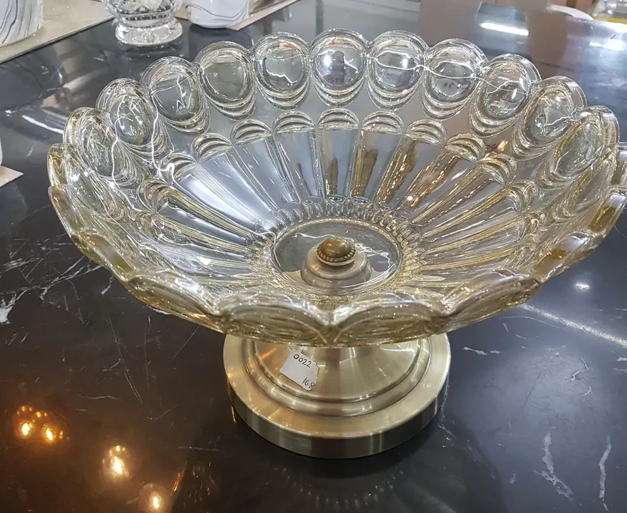 Decorative center table platter in glass