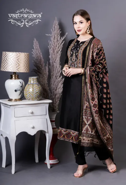 INAYAT COLLECTION