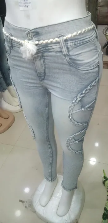 Size 28, 32